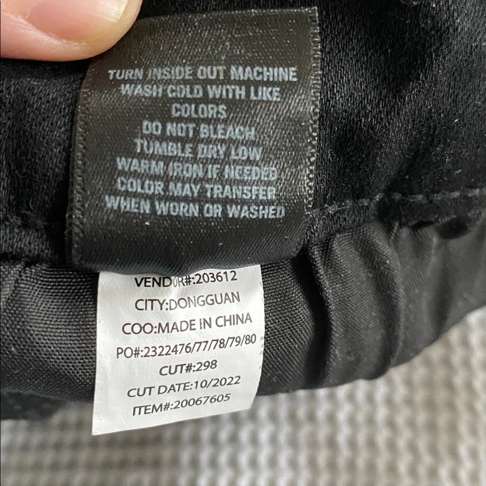 3 for 15$! Hot Topic Black High Waist Punk Booty Shorts with Zippers & loops. - Picture 6 of 6